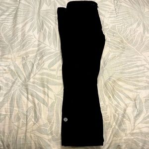 Lulu lemon size 10 black pace rival crops. Gently worn.